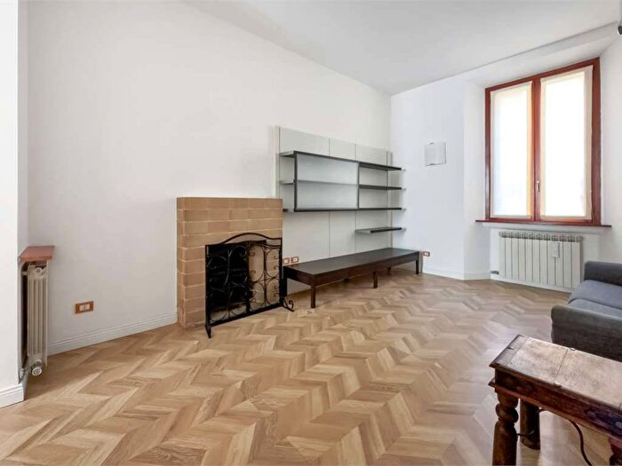 Appartamento trilocale in affitto in Via Costanza, Washington, Milano