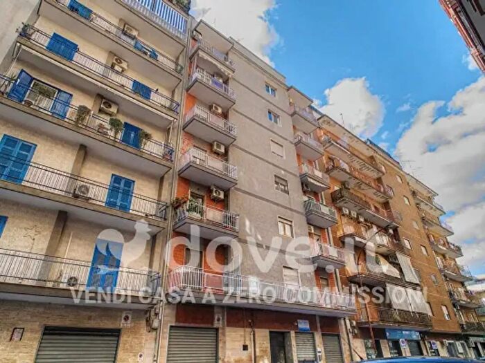 Appartamento trilocale in vendita in Via Veneto, Taranto