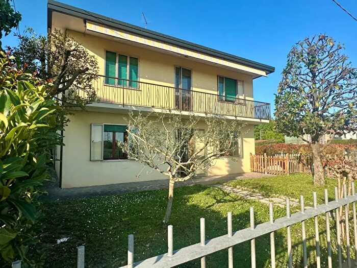 Appartamento con 5 locali in vendita in Via Sottomarina, Abano Terme