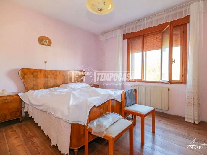 Casa con 5 locali in vendita in Rovigo