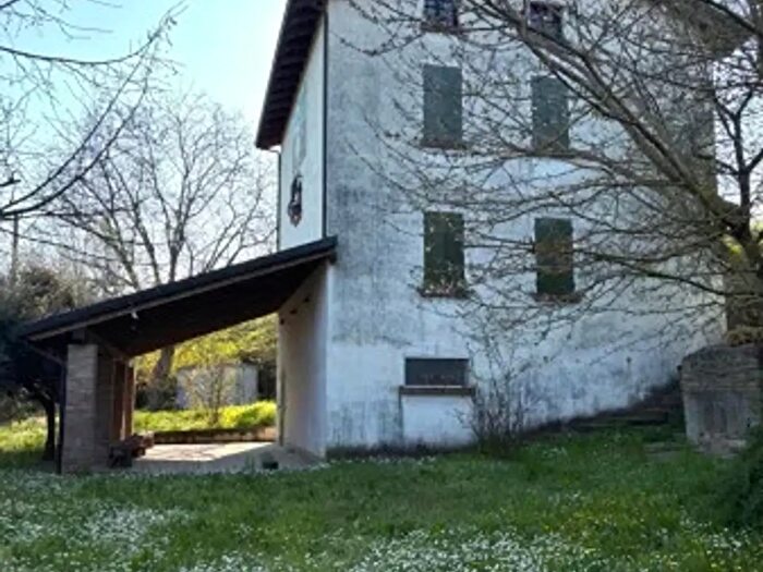 Casa con 6 locali in vendita in Gualtieri