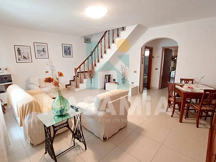 Casa con 8 locali in vendita in Via Rosolino Pilo, Grosseto