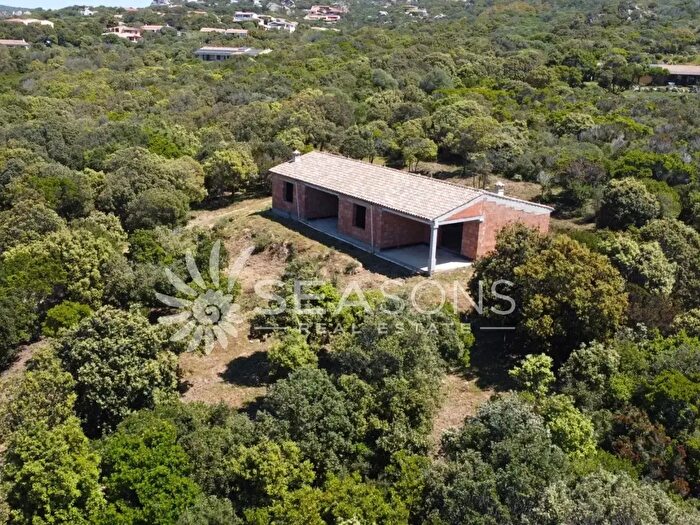 Casa quadrilocale in vendita in Rena Majore, Aglientu