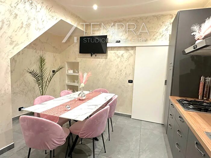 Casa con 5 locali in vendita in Via Lanazza, Adrano