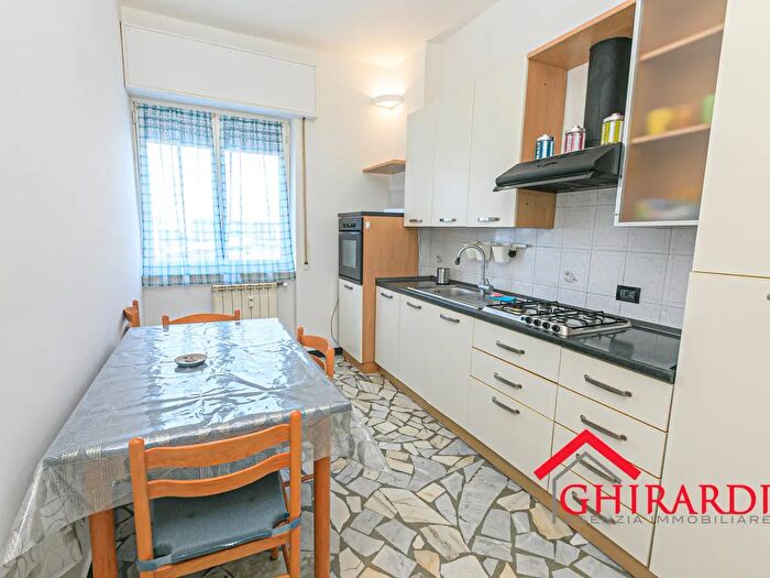 Appartamento trilocale in affitto in Via Siffredi, Genova