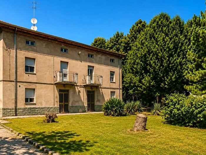 Casa quadrilocale in vendita in Strada Chiesa di Castelnovo, Parma