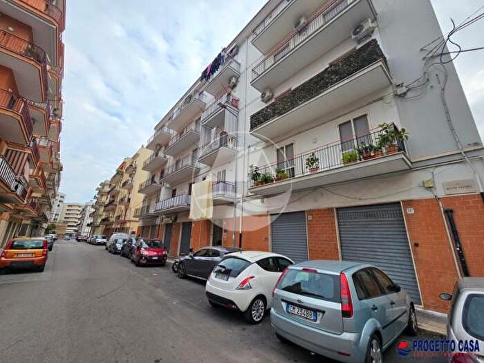 Appartamento quadrilocale in vendita in Via Monte Pasubio, Bisceglie