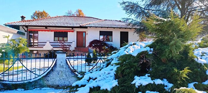 Casa con 6 locali in vendita in Via Giugno Masserano, Masserano