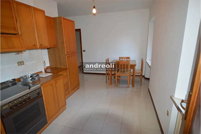 Appartamento trilocale in vendita in Jesi