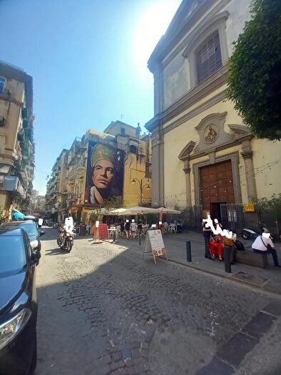 Appartamento quadrilocale in vendita in Via Vicaria Vecchia, Napoli