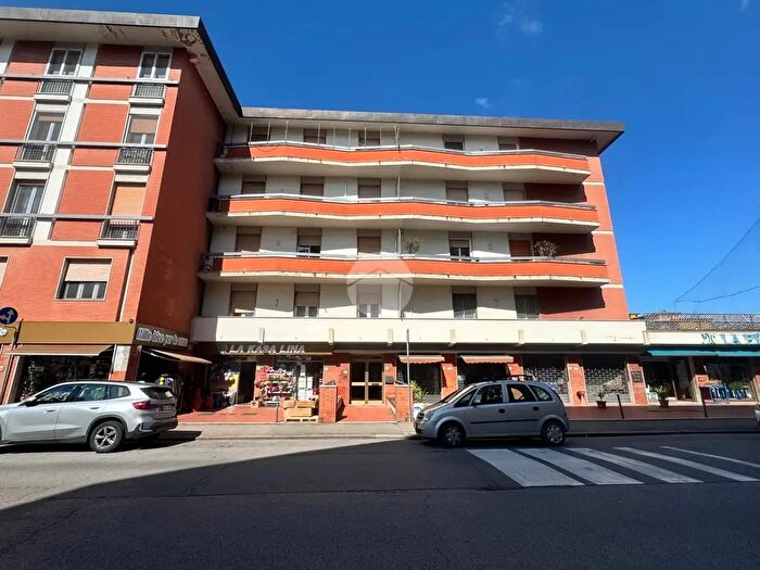 Appartamento quadrilocale in vendita in Via Antonio del Pollaiolo, Firenze