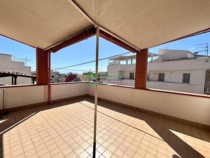 Appartamento trilocale in vendita in Via Bengasi, Ragusa