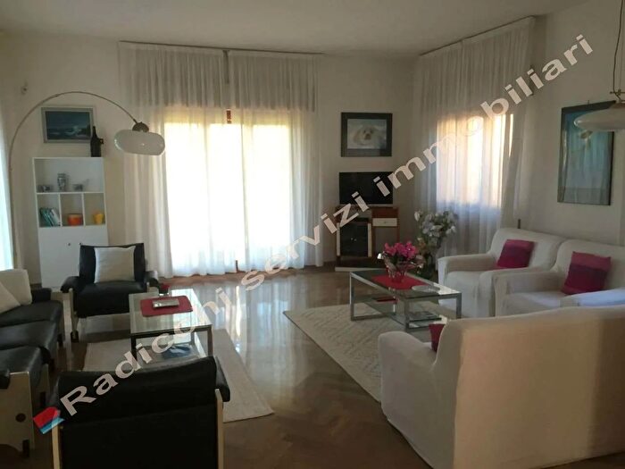Casa quadrilocale in affitto in Via Ammiraglio Morin a, Forte Dei Marmi
