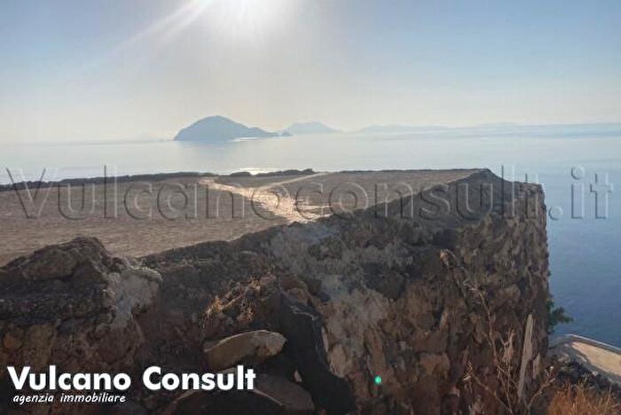 Casa bilocale in vendita in Strada Comunale Pantalucci, Lipari