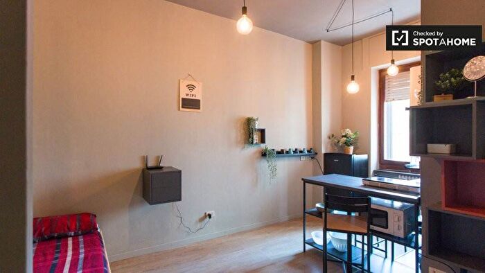 Appartamento in affitto in Viale Famagosta, Famagosta, Milano