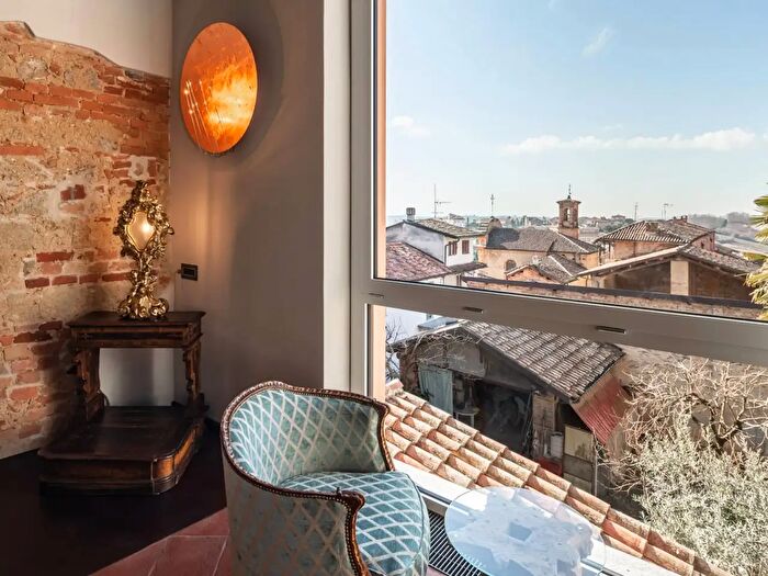 Casa con 8 locali in vendita in Vicolo Quinto, Montemagno Monferrato