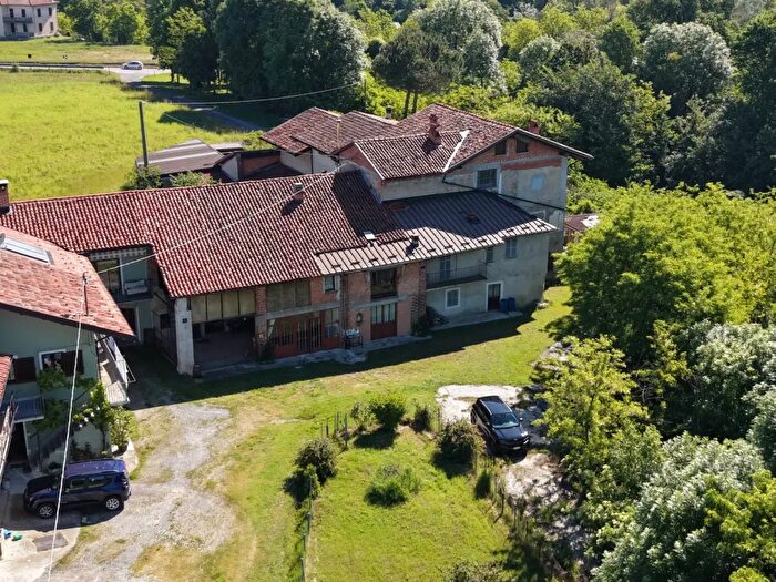 Casa quadrilocale in vendita in Strada di Gratteria, Mondovi