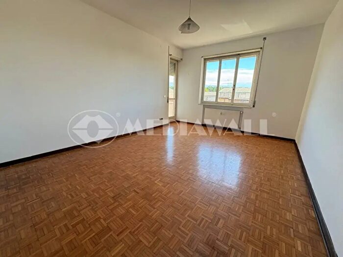 Appartamento con 7 locali in vendita in Via Val d'Arzino, Pordenone