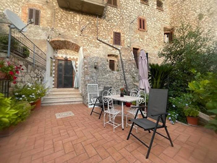 Appartamento quadrilocale in vendita in Via del Forte, Montefranco