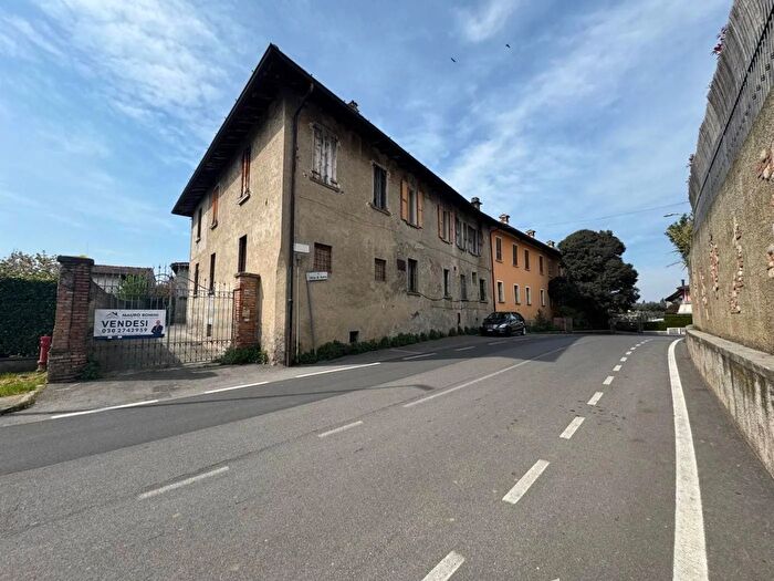 Casa con 7 locali in vendita in Via Villa di Sotto Cazzago San Martino, Cazzago San Martino