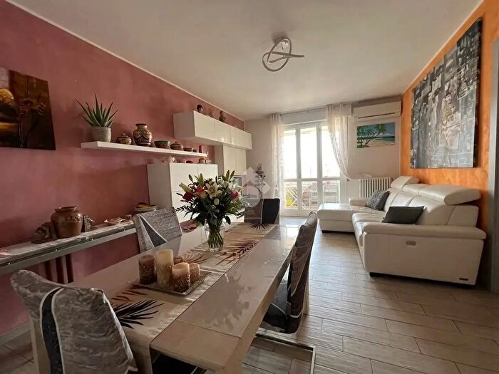 Appartamento trilocale in vendita in Via Ho Chi Minh, Torrile