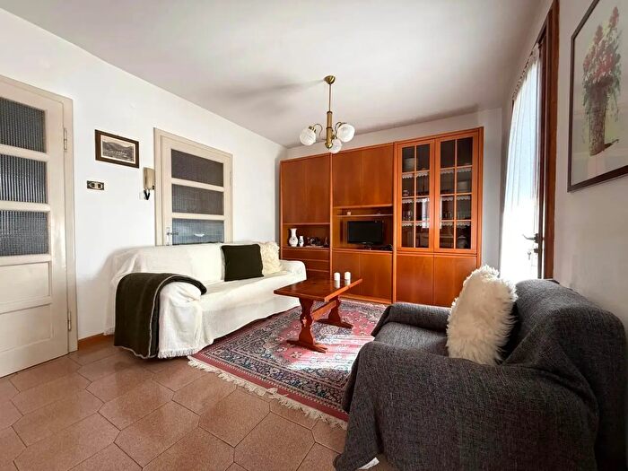 Appartamento con 5 locali in vendita in Via, Valdidentro