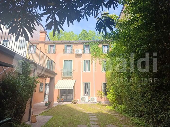 Casa con 5 locali in vendita in Padova