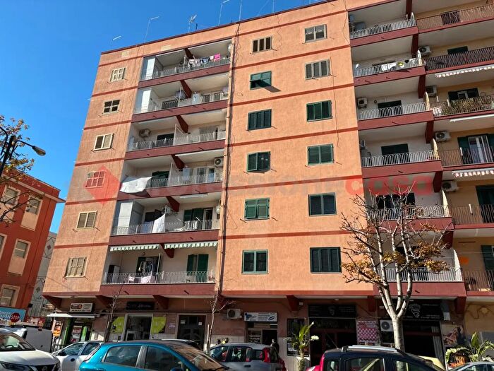 Appartamento trilocale in vendita in Via Aristosseno, Taranto