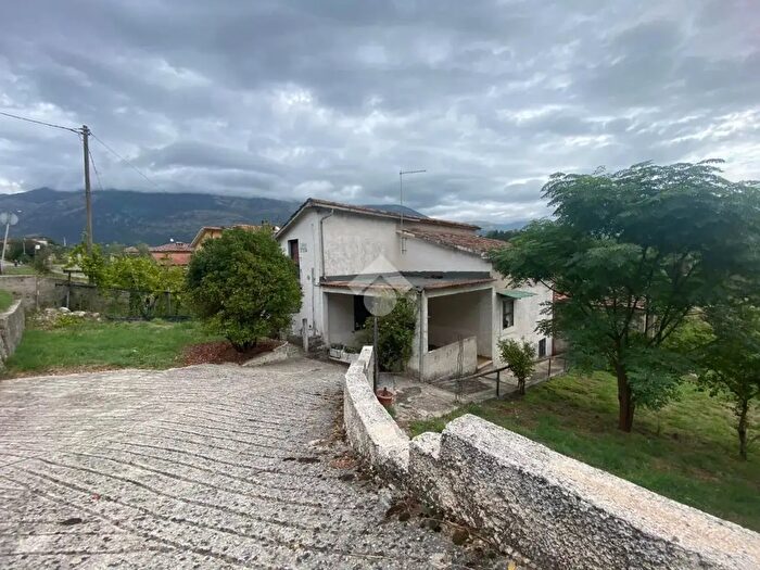 Casa con 6 locali in vendita in Via Valfrancesca, Sora