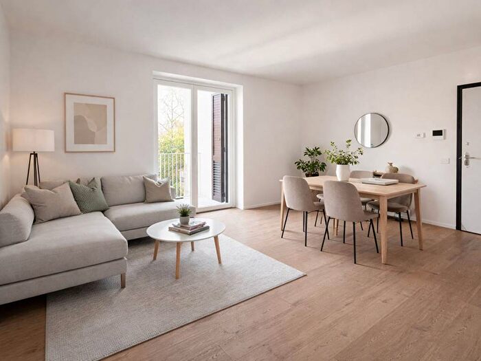 Appartamento bilocale in affitto in Via delle Rose, Lorenteggio, Milano