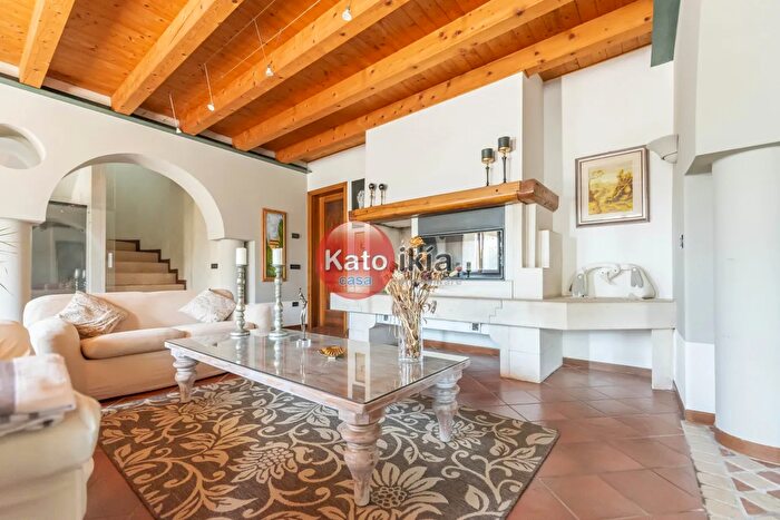 Case in Vendita e in Affitto - 3