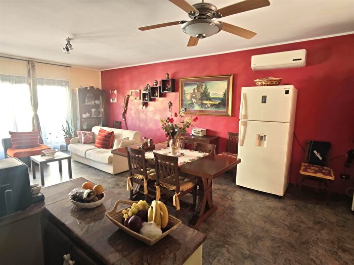 Casa con 5 locali in vendita in Bari Sardo