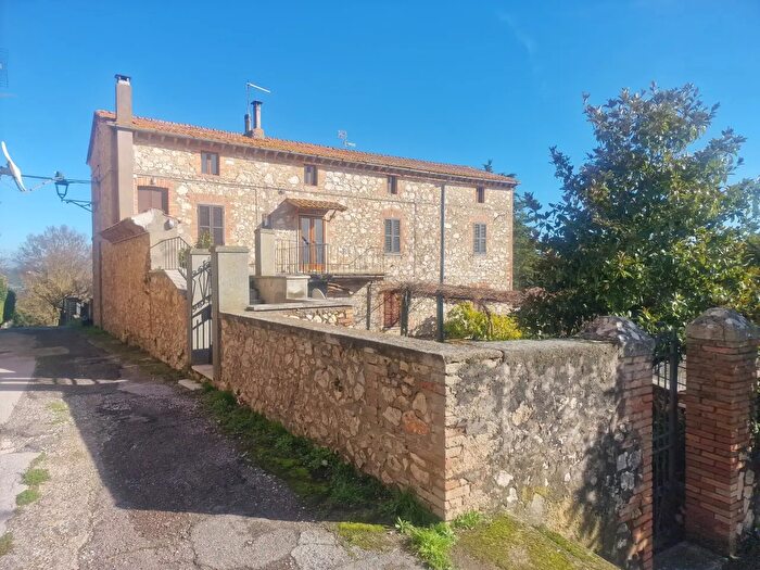 Casa con 10 locali in vendita in Via Carlo Alberto, Amelia