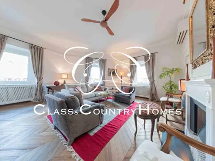 Appartamento trilocale in affitto in Via Vittorio Veneto, Roma