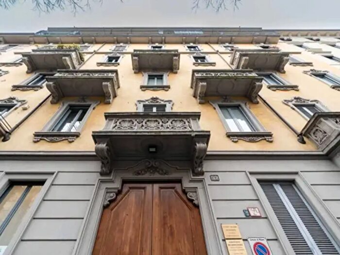 Appartamento trilocale in affitto in Via Bartolomeo Eustachi, Milano