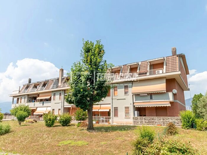 Appartamento trilocale in vendita in Corso Laghi, Buttigliera Alta