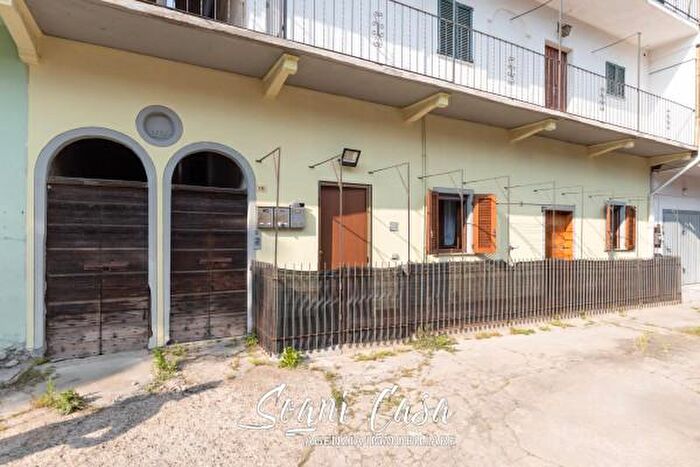 Appartamento trilocale in vendita in Via Roma, Pombia