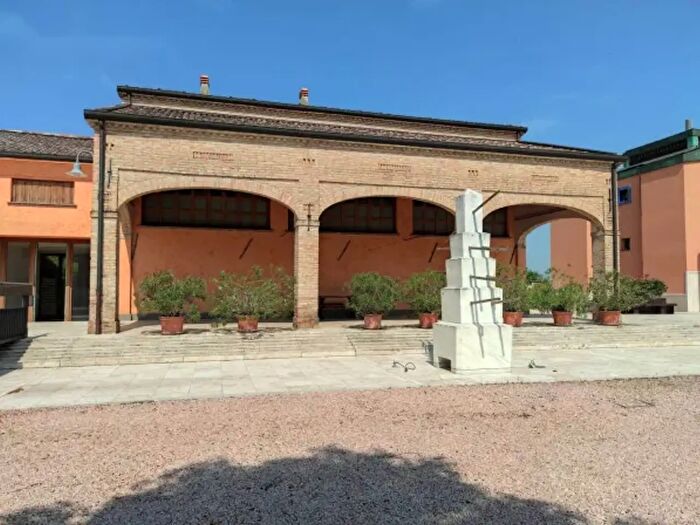 Casa con 5 locali in vendita in Strada Pedrignano, Parma