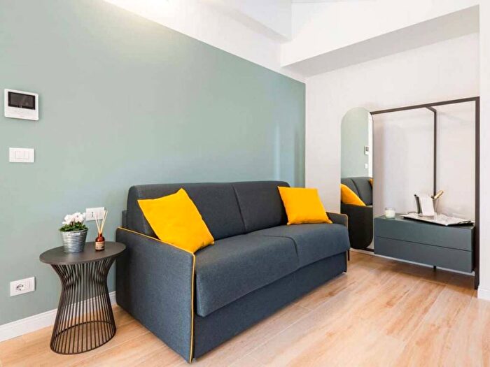 Appartamento bilocale in affitto in Via Mazzini, Borgo Teresiano, Trieste