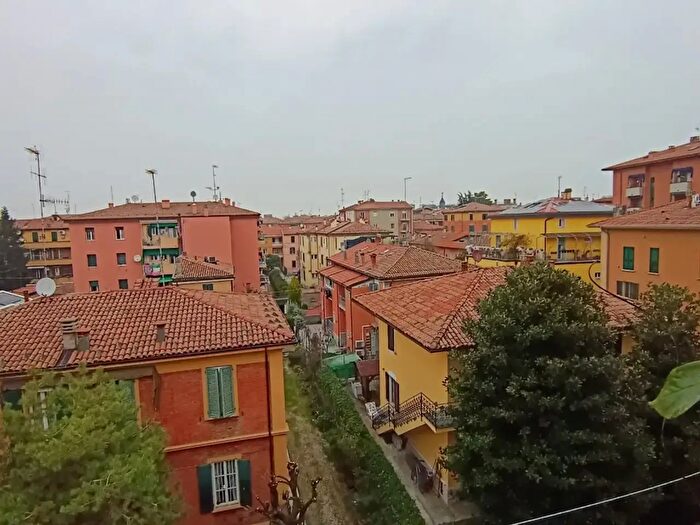 Appartamento trilocale in vendita in Via Giuseppe Crespi, Bologna