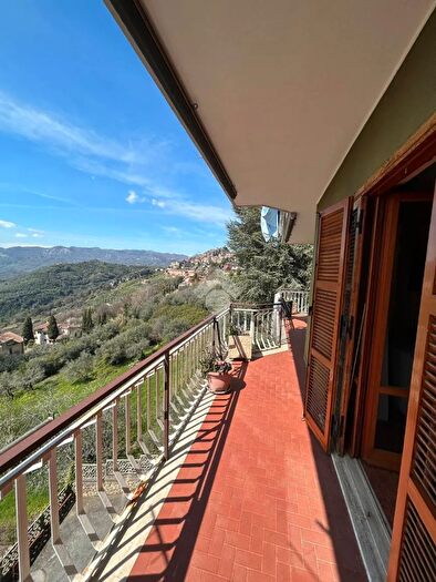 Appartamento quadrilocale in vendita in Viale Vittorio Veneto, Olevano Romano