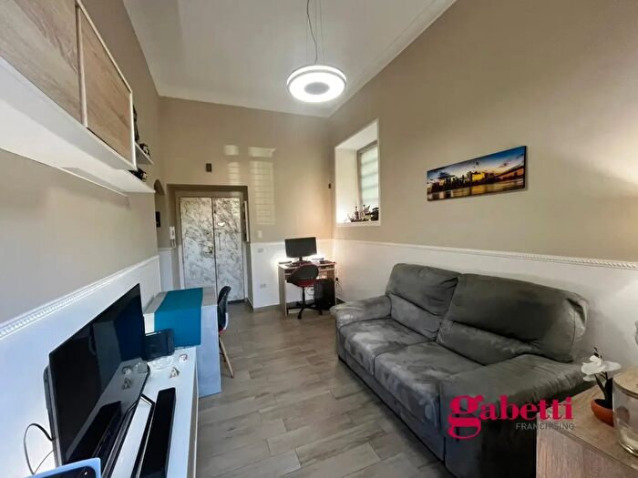 Appartamento bilocale in vendita in Via Ponti Rossi, Napoli