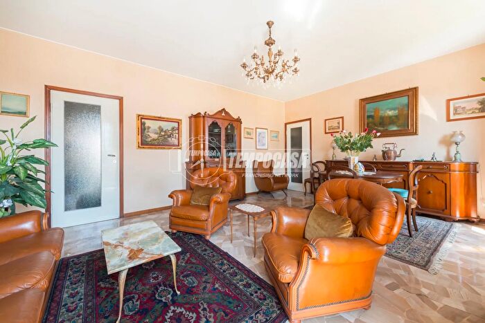 Appartamento quadrilocale in vendita in Piazzale Martesana, Milano