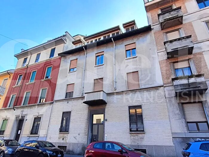 Appartamento trilocale in vendita in Via Gallura, Milano