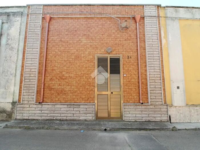 Casa trilocale in vendita in Via Ameglio, Torchiarolo