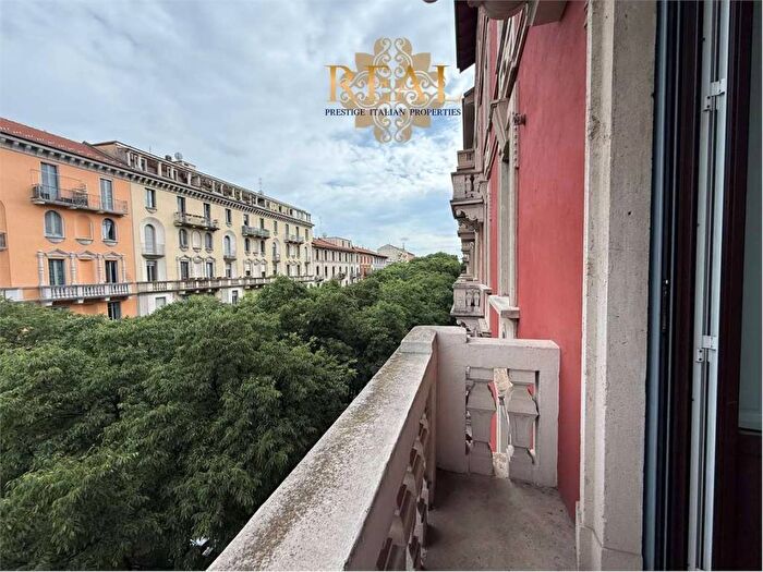 Appartamento trilocale in affitto in Cadore, Milano