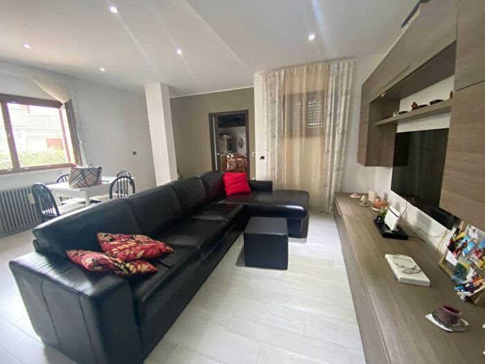 Appartamento quadrilocale in affitto in Via Germania, Centro, Sabaudia