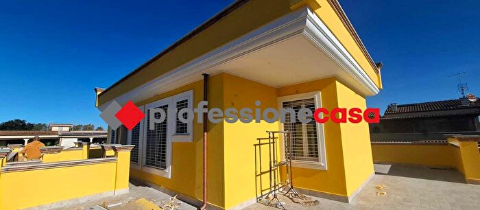 Appartamento trilocale in vendita in Via di Campo Jemini, Pomezia