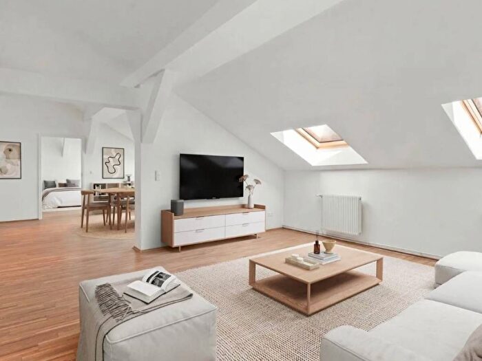 Appartamento quadrilocale in affitto in Via Palermo, Lanza, Milano