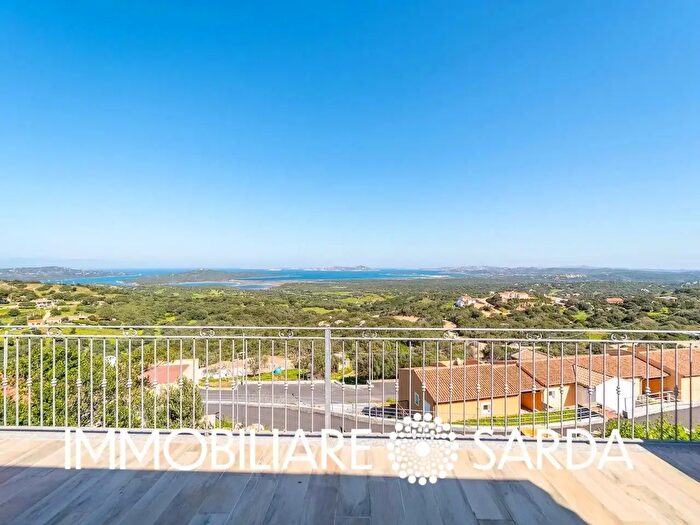 Casa trilocale in vendita in Santa Teresa Gallura